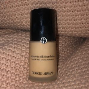 Giorgio Armani Luminous Silk Foundation